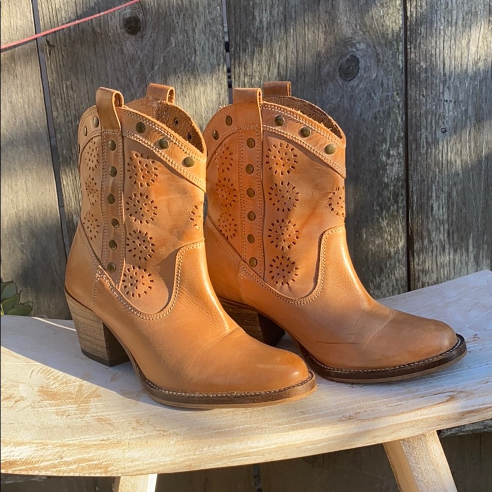 Dingo Cowgirl Boots